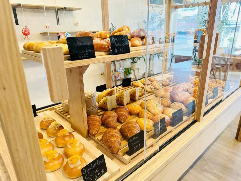 Bánh nên thử khi ghé tiệm