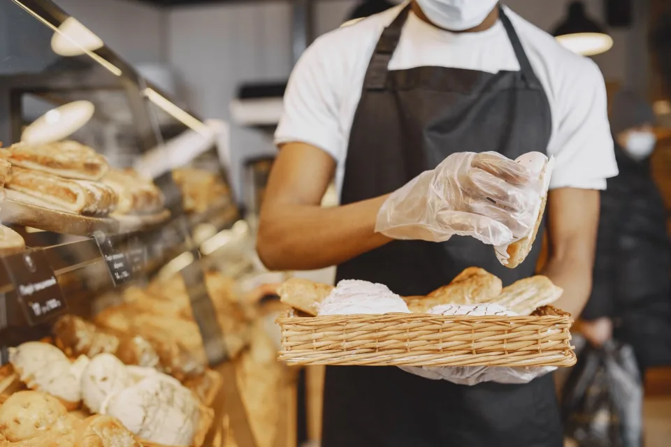 Bánh kem sinh nhật trang trí hoa